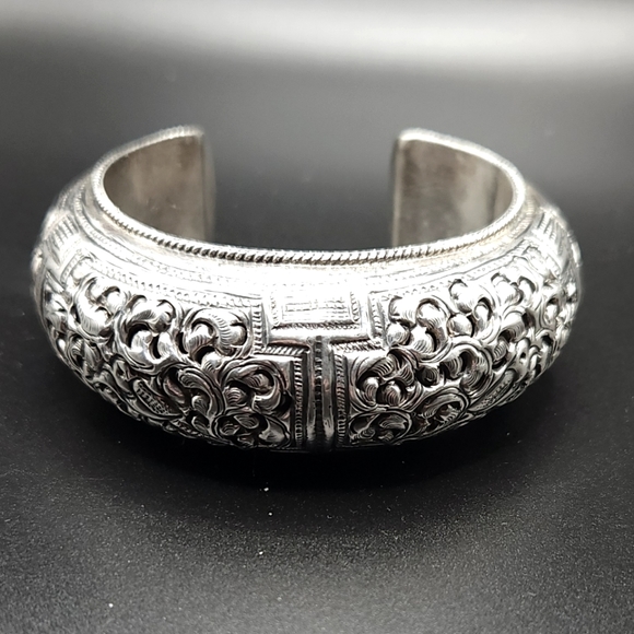 Estate Art Nouveau Sterling Silver Engraved Bracelet Floral Birds Chunky - Picture 2 of 8